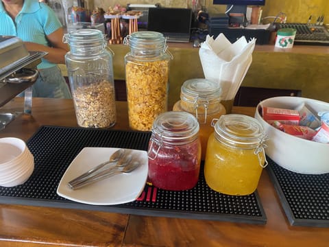 Daily continental breakfast (THB 260 per person)