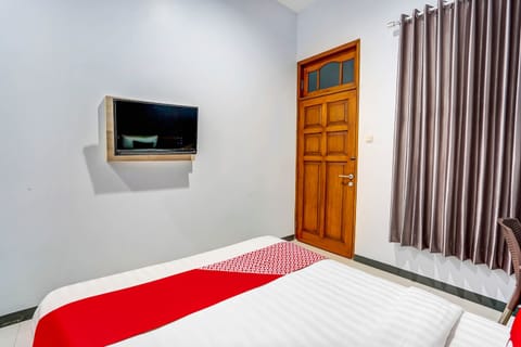 Deluxe Double Room | Desk, free WiFi, bed sheets