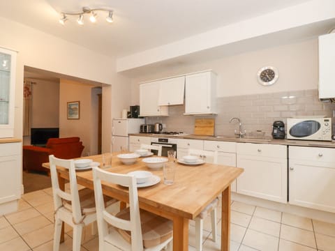 Fridge, dishwasher, electric kettle, toaster