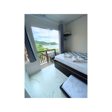 Deluxe Triple Room | Free WiFi, bed sheets