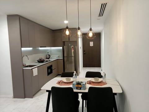 Standard Room, 1 Bedroom | In-room dining