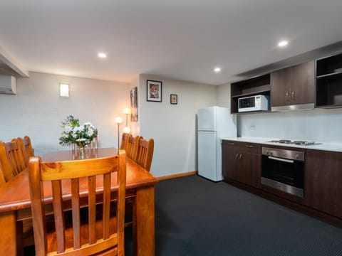 Four-Bedroom Apartment | In-room safe, individually decorated, individually furnished, desk