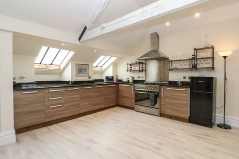 Fridge, dishwasher, electric kettle, toaster