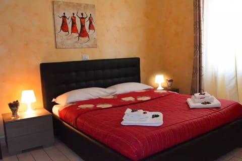 Desk, soundproofing, iron/ironing board, free WiFi