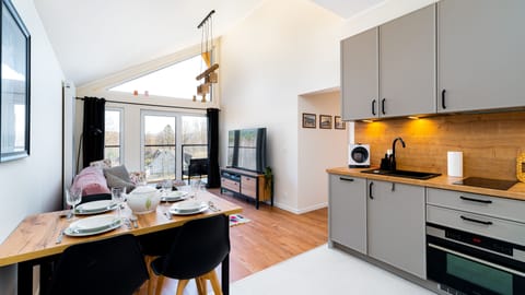 Apartment (14 A) | Private kitchenette | Fridge, stovetop, electric kettle, cookware/dishes/utensils