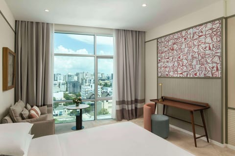 Deluxe Room, 1 King Bed (High Floor) | Premium bedding, down comforters, memory foam beds, minibar