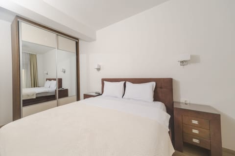 Family Suite | In-room safe, desk, free WiFi, bed sheets