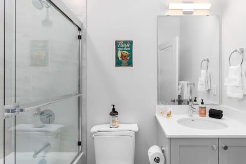 Classic Studio | Bathroom