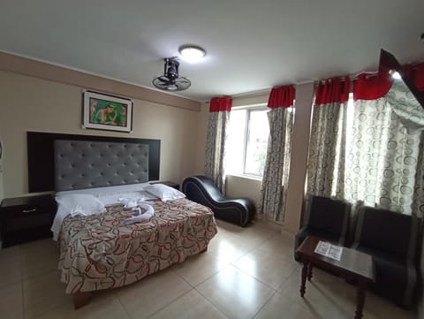 Standard Double Room | Laptop workspace, free WiFi