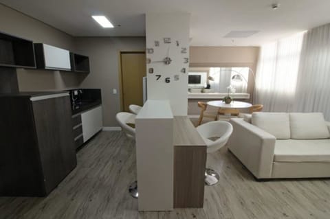 Business Double Room Single Use, 1 Bedroom | Private kitchen | Fridge, microwave