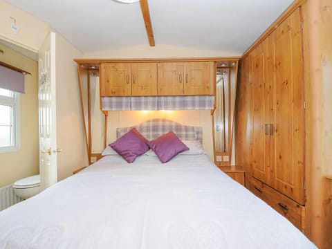 Cottage | 2 bedrooms, individually decorated, individually furnished, free WiFi
