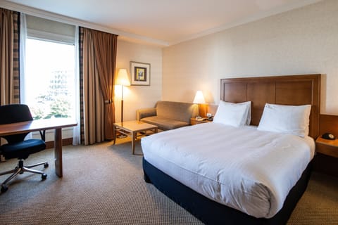 Egyptian cotton sheets, premium bedding, minibar, in-room safe