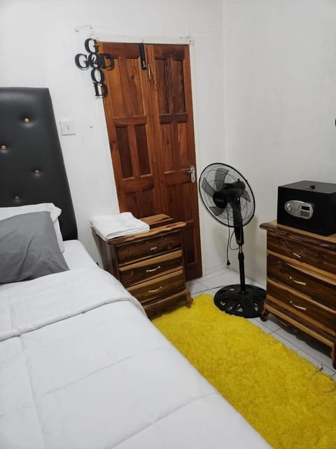 Comfort Apartment, 1 Queen Bed with Sofa bed | In-room safe, iron/ironing board, free WiFi