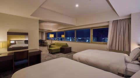 Luxury Suite Twin Room, Non Smoking | Individually decorated, individually furnished, desk, blackout drapes