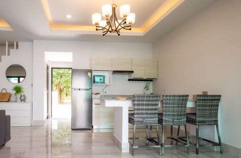 Luxury Villa 2, Koh Chang | Private kitchen | Full-size fridge, microwave, stovetop, cookware/dishes/utensils