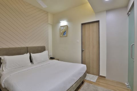 In-room safe, blackout drapes, iron/ironing board, free WiFi