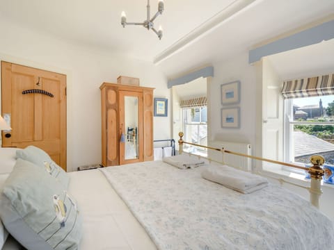 3 bedrooms, individually decorated, individually furnished, free WiFi