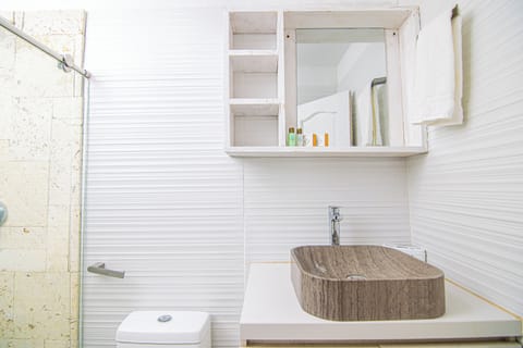 Standard Double Room | Bathroom