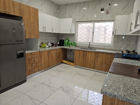 Basic Studio Suite | Private kitchen