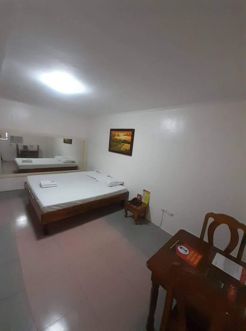 Standard Double Room | Desk, free WiFi, bed sheets