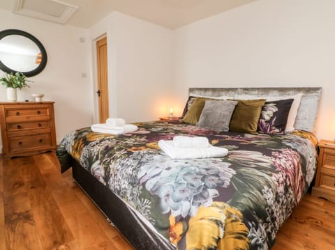 1 bedroom, individually decorated, individually furnished, free WiFi