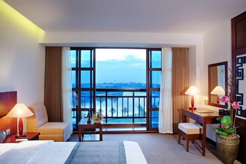 Deluxe Twin Room, Bathtub, Sea View | Premium bedding, down comforters, Select Comfort beds, minibar