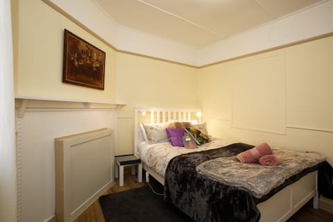 Traditional House | Blackout drapes, iron/ironing board, free WiFi, bed sheets