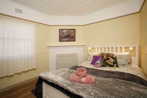 Traditional House | Blackout drapes, iron/ironing board, free WiFi, bed sheets