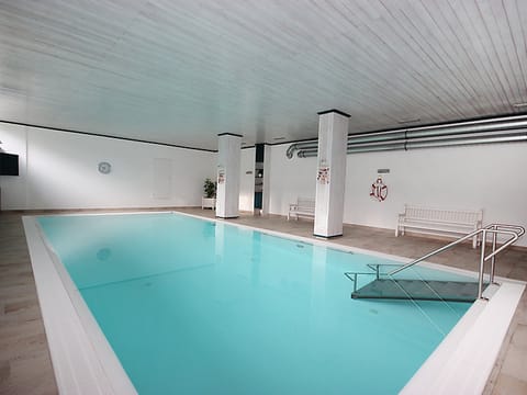 Pool Indoor