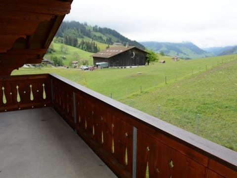 Henry (2. Stock) Apartment in Saanen