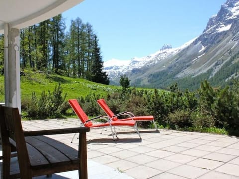 Residenz Alpenrose31 Apartment in Samedan