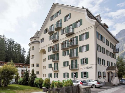 Residenz Alpenrose22 Apartment in Samedan