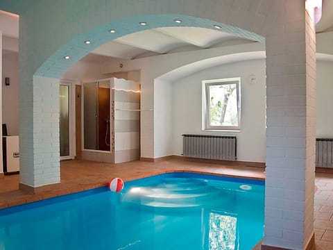 Pool Indoor