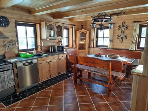 Kitchen / Dining Room