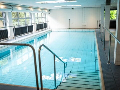 Pool Indoor