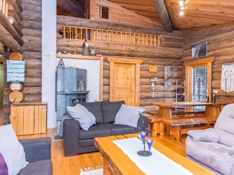 Kiimaselän hovi, kettula Vacation rental in Rovaniemi