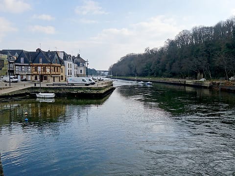 La Coloniale House in Auray