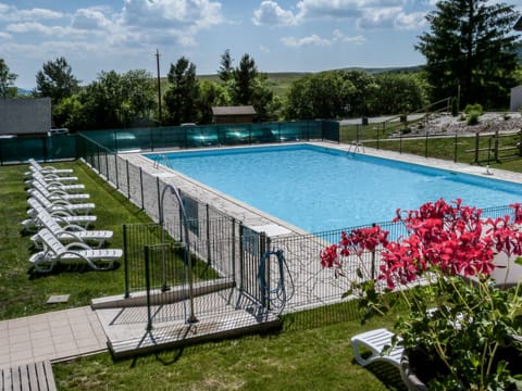 Le Bois de la Reine Apartment hotel in Besse-et-Saint-Anastaise