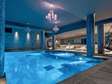 Pool Indoor