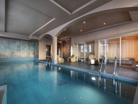 Pool Indoor