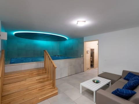 Pool Indoor