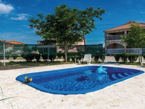 Laura mit Pool Apartment in Šibenik-Knin County, Croatia