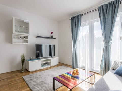 "Villa Tango1" mit eigenem Pool Vacation rental in Okrug Gornji