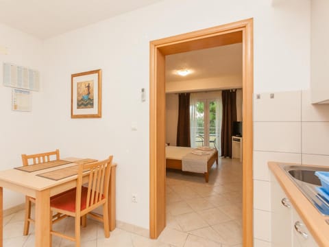 Appartment für 2 Personen mit Pool, Okrug Gornji Apartment in Okrug Gornji