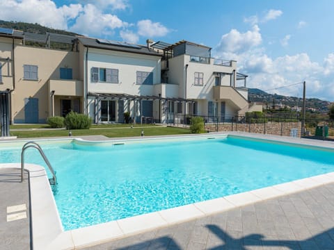 Perla Abernathy - Haus mit Pool und Garten Apartment in Liguria