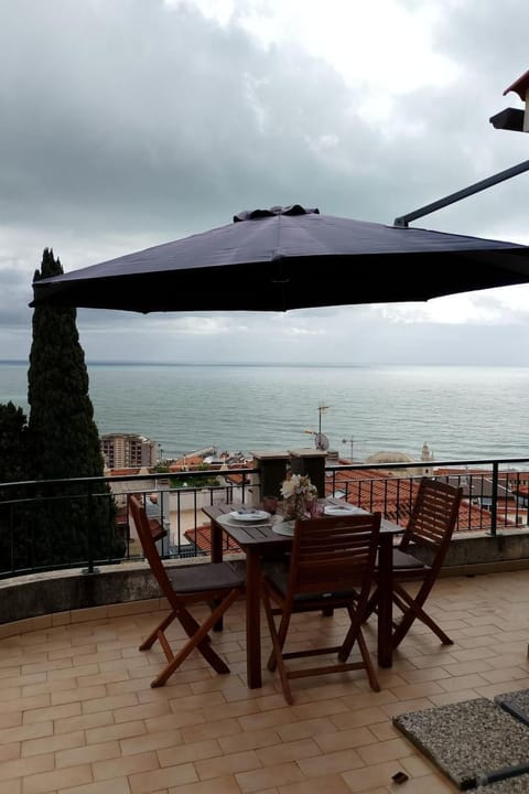 Blauer Horizont Apartment in Pietra Ligure
