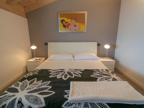 Terrazza a Lago - Dreizimmerwohnung mit Terrasse und Schwimmbad Apartment in Province of Brescia