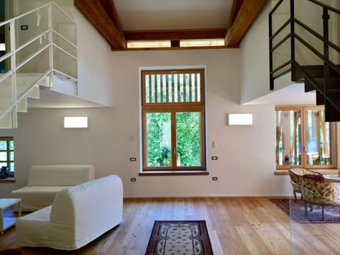 Ferienvilla 'Iagra' mit Wasserblick Vacation rental in Ledro