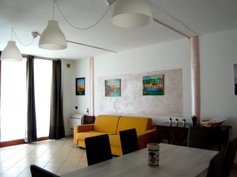 San Martino' Wohnung mit privater Terrasse Apartment in Desenzano del Garda