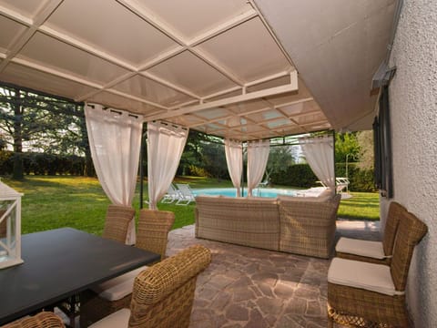 Villa 'Grazia' mit privatem Garten und Grill Vacation rental in Manerba del Garda